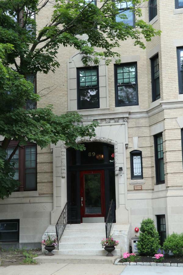 A Stylish Stay W/ A Queen Bed, Heated Floors.. #36 Brookline Exterior foto